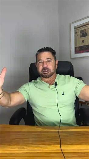 Can you really authenticate a Rolex? Yes — but only with experience. Many people ask what to look for, but the truth is that it took me over 30 years to learn how to properly identify a genuine Rolex. You must inspect: ⌚ The dial ⌚ The weight ⌚ The bracelet links ⌚ The movement ⌚ Laser markings and serial numbers A real Rolex is never shabby — it’s always precise and perfectly made. If you’d like to learn more about luxury watches and how they’re authenticated, follow my page. #RolexAuthenticati