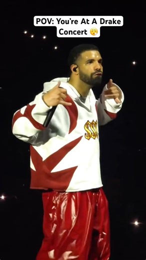 POV: You’re At A Drake Concert 😮‍💨