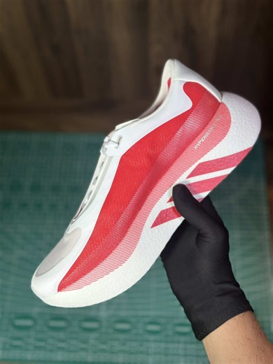 UNBOXING THE MOST HYPE SUPER TRAINER 2026 : ADIDAS HYPERBOOST EDGE by @adidasmy Macam mana dulu dunia running terkejut dengan Adidas Adizero EVO SL yang tiba-tiba menjadi kasut running paling popular sejak tahun lepas hingga kini Tahun 2026 nampaknya Adidas datang lagi dengan satu lagi GAME CHANGER Introducing: ADIDAS HYPERBOOST EDGE First impression? Design memang luar kotak. Technology nampak sangat next level. Terpesona melihat @zidane teas baru ni Ini bukan sekadar Daily Workhorse Ini jenis 