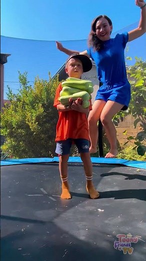 Garden Adventure: Counting and Playing with Zucchinis! 🎶 Kids 1-10 Rhymes
