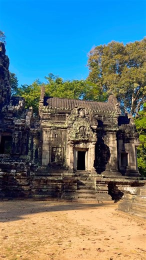 Amazing Khmer sculptures in ancient temples of ancestors who left behind sorrow.#travel #nature