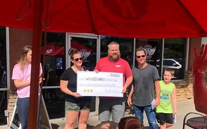 Video: Georgia Musician Raises Money During Mobile Music Tour And Gives To Restaurant Workers - 1340 WJOL