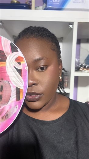 Savais tu qu’il avait une différence entre le bronzer et le contouring??