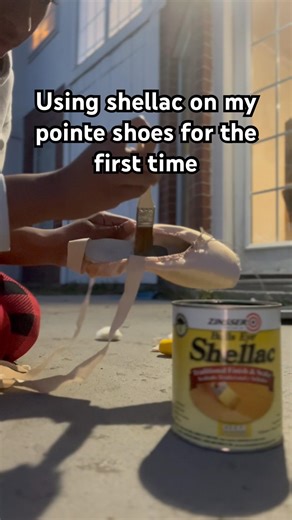 using shellac for the first time on my ‪@FreedofLondonOfficial‬ pointe shoes #dancerlife #ballet