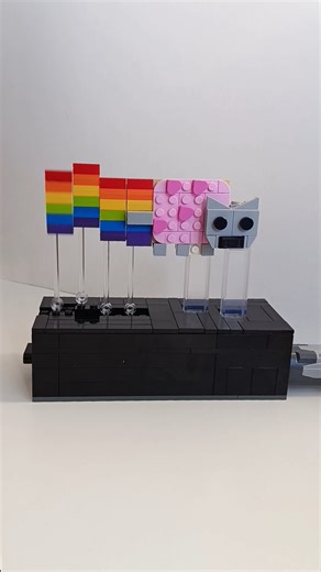 Tattoun on Instagram: "Lego working Nyan Cat #lego #legomoc #nyancat"
