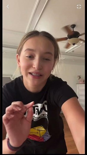 vlogmas day 6! 🎄 check out my new youtube video! 💗