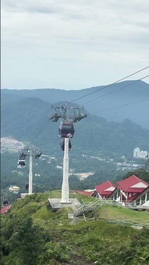 Cable Car Ride from Genting Highlands 🌄🚡 | Malaysia Travel