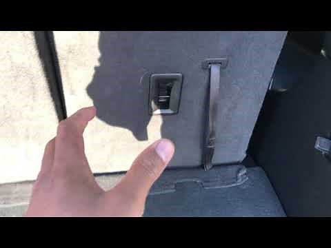 GMC Acadia - Laying down rear seats flat