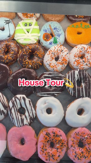 Explore a Stunning Italian Bakery House Tour