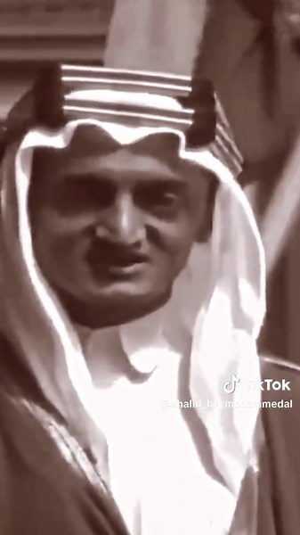 Exploring Traditional Middle Eastern Attire in Black and White