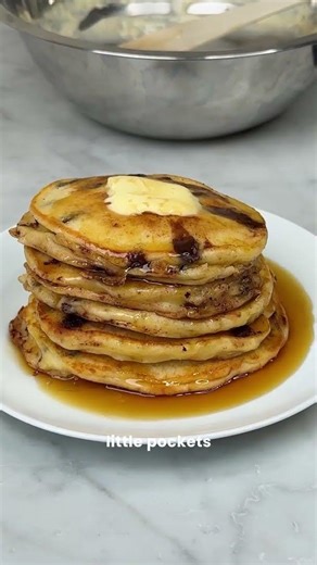 Chocolate Chip Cottage Cheese Pancakes 🥞🍫