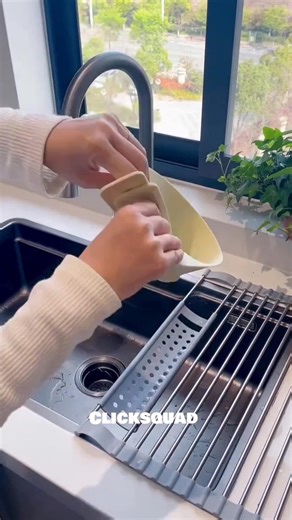 💦 Keep your sink area spotless! Say goodbye to messy splashes with our Silicone Sink Splash Guard — designed with strong suction cups and a flexible anti-splash baffle plate for perfect water control. 🙌 ✨ Features: ✅ Water-blocking barrier for kitchen & bathroom sinks ✅ Flexible, easy to install & remove ✅ Keeps countertops dry and clean Make your daily cleaning easier and your sink area smarter! 🧼💧 #KitchenEssentials #HomeImprovement #SinkSplashGuard #WaterBarrier #KitchenOrganization #Bath