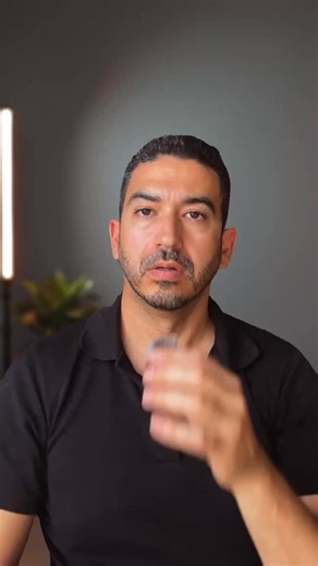 ‎עמיחי שקל | מומחה ל-AI ובינה מלאכותית‎ on Instagram‎: "תשכחו מצ’אט ג’י פי טי 😅 טוב, לא באמת… אבל גוגל שחררו כלי מטורף שהמון אנשים פשוט לא מדברים עליו, והוא הולך לשנות את הדרך שבה אתם לומדים. הכירו את NotebookLM: זה כמו צ’אטבוט על סטרואידים, אבל כזה שלומד אך ורק מהחומרים שלכם. תחשבו על זה, אתם מעלים לו קבצי PDF, מצגות, Google Docs, לינקים לאתרים ואפילו סרטוני יוטיוב, והוא הופך להיות המומחה האישי שלכם בנושאים האלה. הוא לא מציע מידע מהאינטרנט, הוא עובד נטו בשבלכם. אבל פה זה נהיה מדהים ✨ בלחיצת כפ