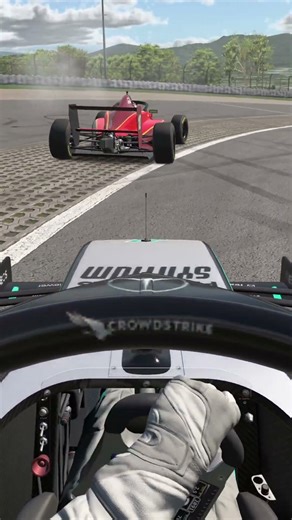 iRacing - F4 @ Fuji T1 Crash