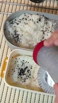 5月13日(水)若鶏のもも肉と野菜炒め弁当♯若鶏♯鶏もも肉♯白身フライ♯うずら卵フライ♯新玉葱♯スナップピース #業務スーパー ♯薫燻ソーセージ