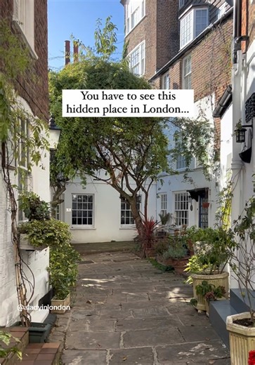 You have to see this hidden place in London. It's in the most beautiful part of the UK capital. I used to live in the area, and it’s still my favorite part of the city. You can see Golden Yard and more on my free self-guided walk in Hampstead. Head to the link in my bio, @aladyinlondon, and use the search box to find the full route and map. 😍 #london #hampstead #nw3 #londonstreet #londonstreets