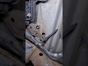 Replacement of the DPF additive tank in the Citroen C4 Aircross.