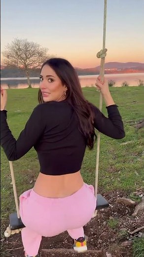 Grab that big booty thicc ass pawg twerking booty | Ass clap yoga hot pose | #assclap #pawgtwerk