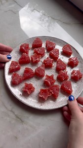 172K views · 2.2K reactions | These sour patch copycat watermelon gummies taste like the real deal, but are made with fresh fruit! There are zero food colorings or artificial ingredients. 3 cups cubed watermelon  ¾ cup lime juice 1 tbsp honey ½ tsp vanilla extract ¼ cup gelatin Granulated sweetener | Unbound Wellness | Facebook