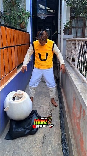 cara memakai costum badut upin