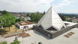 Mediathek Hessen - Das Bistum Fulda von oben: Kirche „St. Paulus“ in Fulda-Ziehers-Nord