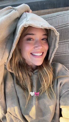 olivia ponton (@iamoliviaponton)’s videos with sonido original - again.ari