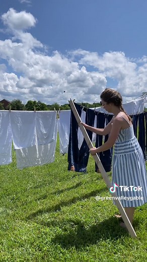 Raise your hand if you still hang clothes out on the line 🙋🏼‍♀️ My Granny’s generation would dry laundry outside on a clothesline, but not many in my generation do. These are some of the tips I’ve gathered over the years. I’d love to hear what you can add! 🧺 #clothesline #laundryline #countryliving #countryhome #countryhumans #appalachia #laundryhack #simpleliving #homestead #selfsufficient #vintagevibes