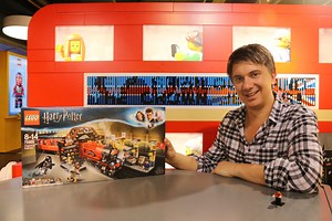 Building LEGO Harry Potter 75955 Hogwarts Express at Hamleys