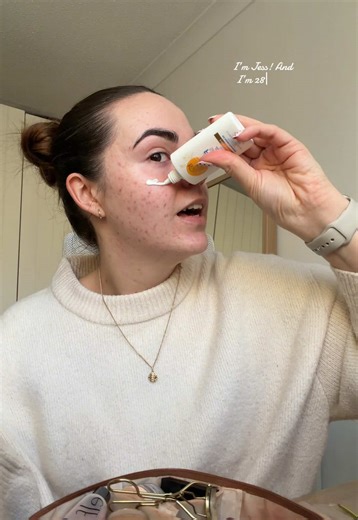 So grateful so many more of you are here since November 🥹 — here’s a little grwm and get to know me 🫶🏻 Hope you have a gorgeous weekend, whatever you’re up to! #chattygrwm #smallcreatorsontiktok #microinfluencers #gettoknow #reintroduction @Bondi Sands Skincare @elfcosmetics @RHODE @MaybellineUK