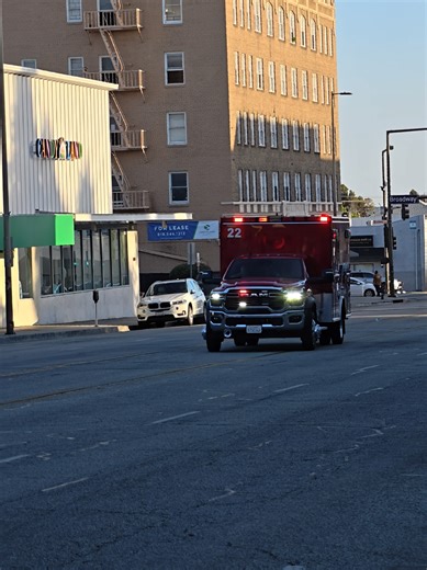 Glendale Fire Dept BLS22 Responding Code 3