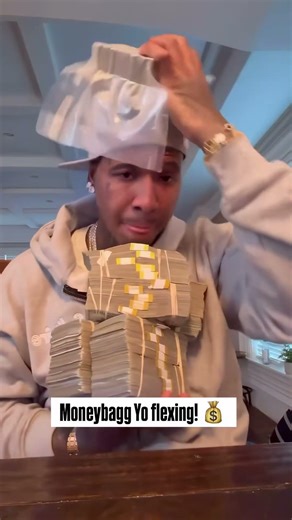 Moneybagg Yo flexing! 💰