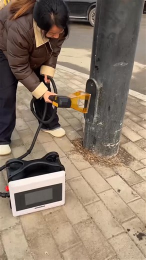 Brenda Liu on Instagram: "#Handheld laser marking machine # Laser engraving # LOGO marking # Date serial number marking # Flange marking machine"