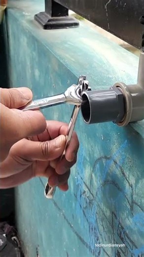 easy way to open PVC pipe connections