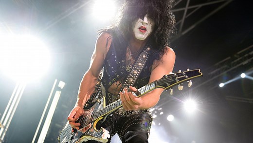 Longtime Paul Stanley, KISS Guitar Tech Dies Of COVID At 52