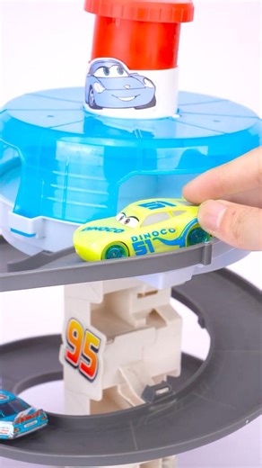 McQueen Disney Pixar Mini Racers Rust-Eze Spinning Raceway Lightning #mcqueen #toys #asmr