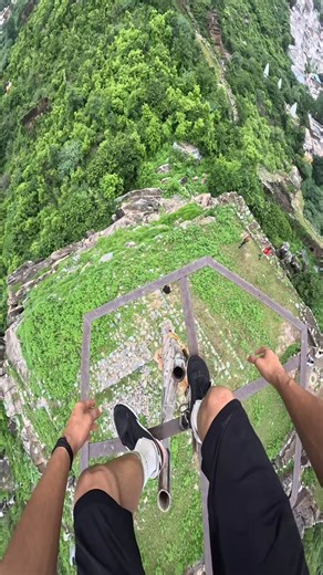 Gurpreet Raawat on Instagram: "Which one is most scary 1 or 2 ? . .Warning ⚠️ Do not attempt I am professional parkour athlete. I have been doing parkour since 2017 . • #parkour #freerunning #indianparkour #indiaparkour #parkourindia #indianfreerunner #freerun #tricking #flips #backflip #parkourlife #flip #frontflip #traceur #freerunner #3run #tricks #trampoline #sideflip #streetworkout #gymnastics #tumbling #calisthenics #spidermanps4 #marvelcomics #spidey #indianparkour"