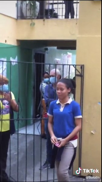 Lolin visitando mi escuela 😂😭😭😭#tiololin #escuela