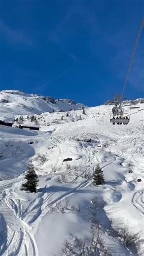 Firmen-Skiwochenende 2026 – was für ein Highlight! ⛷️❄️ Strahlender Himmel, perfekte Pisten und jede Menge gute Laune: Unser Skiwochenende war auch heuer wieder ein voller Erfolg! 🏔️✨ Ob sportlich auf der Abfahrt, gemütlich beim Einkehrschwung oder ausgelassen beim Après-Ski: Wir haben die gemeinsame Zeit in den Bergen so richtig genossen. Das Wochenende hat einmal mehr gezeigt, wie viel Energie und Teamgeist im #teamhainzl steckt. 😉 Ein riesiges Dankeschön an alle, die dabei waren und natürli