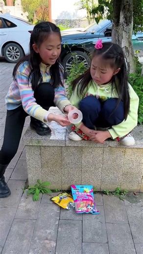 يمكنك التقاط الحلوى بشرابة لاصقة قوية!