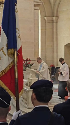 🇫🇷 Messe d'Indochine 🇫🇷 Depuis maintenant quatre ans a lieu cette messe unique en France, une messe qui a vu le jour grâce à l’ANAPI. Un moment de communion, de rassemblement, d’émotions… autour de cette mémoire. Un événement important, chaque année. Où nous nous réunissons tous : anciens combattants, associations, militaires, civils, porteurs de cette mémoire, de tous âges. Pour une seule cause : pour eux, nos anciens d’Indochine. Une messe unique au monde, où nous écoutons les discours poi