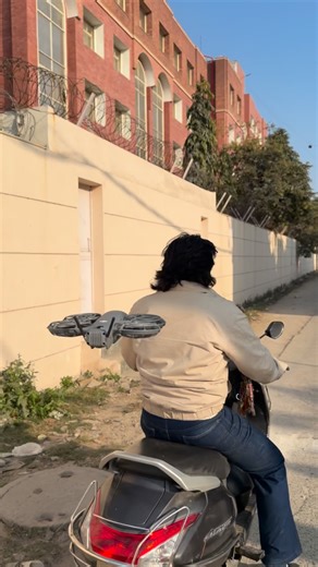 MASKMANTOYS on Instagram: "1299 se 4k camera drone shuru😱😍🔥 . Neo 2 combo drone @ 59,900 only 😱😍🔥 . Order on - www.maskmantoys.com Visit our store in delhi - Ph - 7042769639 , 7303648567 . Main features 4k camera 😍 Follow me drone 🔥 Hand gesture sense control 😱 Voice control drone 😱 Voice recording in drone 😍 GPS auto return to home drone🔥 Upto 1 hour fly time 😍 7-10 km drone range 😱 . Dual camera drone Brushless motor drone M3 max drone Y3 max drone Drg 600 gps drone Flying car Fl