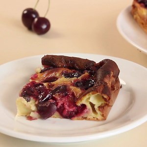 Un délicieux clafoutis aux cerises allégé par Cookin' Movie 😋🍒 | Cuisine AZ