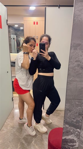 Curlywurly_shobs 🧿 on Instagram: "I finally found my equilibrium index... too bad it’s just in this array ⚖️🥰 #balance #core #reeloftheday #gymreels #girlpower"