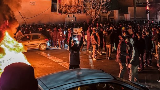 Iran protests: Who is Reza Pahlavi?
