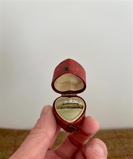 Beautiful Antique Ring Box. Vintage Leather Heart Shaped Ring Box. Small Victorian Jewelry Box. - Etsy