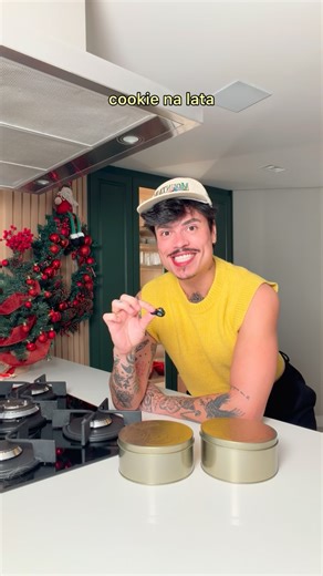 Bomtalvão on Instagram: "COOKIE NA LATA A 99Food tem opção pra todos os gostos além de entrega grátis* e R$99* em cupons de desconto! Não dá pra perder né? Então corre pro app da 99 pra fazer o seu pedido, hein! *Válido para os 2 primeiros pedidos de cada novo usuário em estabelecimentos parceiros elegíveis. Sujeito a regras e disponibilidade. **Cupons somam até R$99 válidos para novos usuários em parceiros elegíveis. Sujeito a termos, condições e disponibilidade. #publicidade #bomtalpubli #Pede