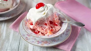 3.9K views · 18 reactions | So easy and perfect for Valentine's Day! https://flouronmyface.com/pink-salad-recipe/ | Indulgent Dessert Recipes | Facebook