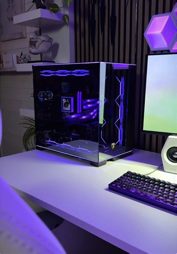 It was time to bring out the Lamborghini pc again with some upgrades from Lian li 😍 9 new Lian li uni fan TL 120mm wireless fans and the new Lian Li hydroshift 2 LCD-S wireless looks perfect in this pc build! #lianli #lianlibuild #setupinspiration #desksetup #desksetup