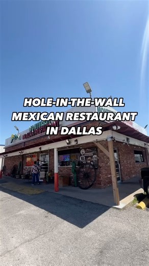 Anisha Holla - Dallas Foodies :) on Instagram: "✨ AUTHENTIC HOLE-IN-THE-WALL MEXICAN FOOD IN DALLAS ✨ Where: @monterreymexicanrestaurant * Spinach and cheese quesadillas * Enchiladas Mexicanas (filled with Mexican queso fresco 🧀 ) * Chilaquiles (part of their all-day breakfast menu🍳) * Tres Leches 🍰 * House-made chips and salsa 🥑 * Sopapillas (deep-fried crispy cinnamon dough drizzled in honey 🥞) * Tortas (🌟🌟OUR FAVORITE🌟🌟 filled with their meat, and made fresh to order 🌮) #dallasfood 