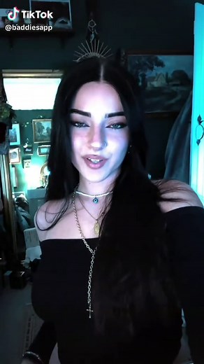 Goth Baddie Vibes: The Ultimate Aesthetic